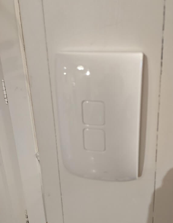 Picture of a GoControl Z-Wave Wall Switch